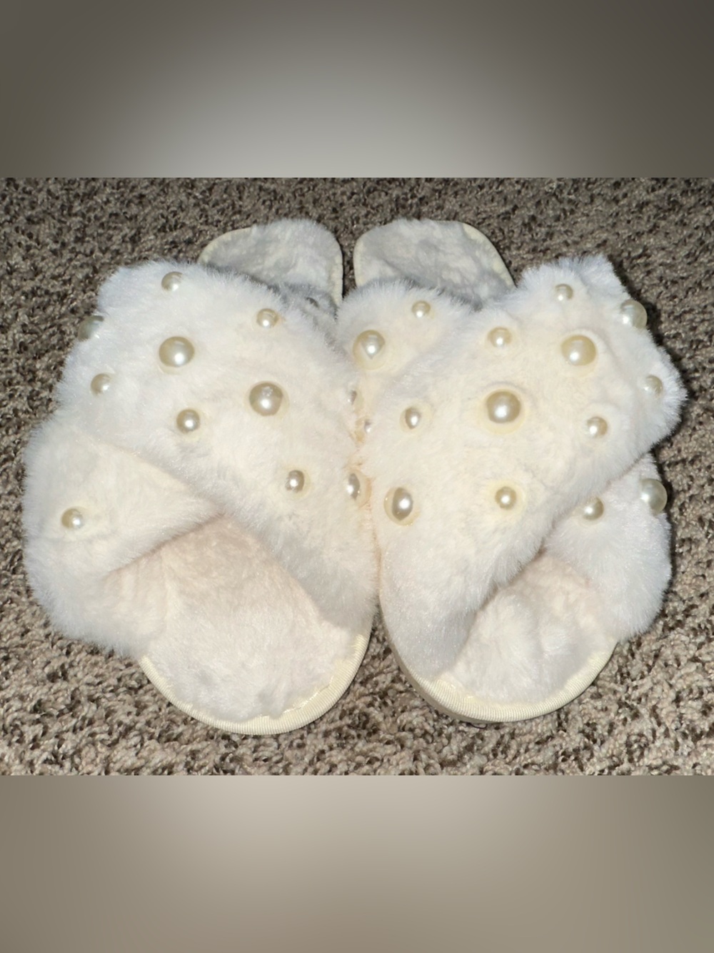 Faux Fur Pearl Slip-On Slippers in Cream